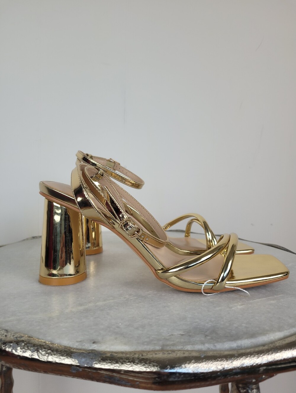 Ribongz Size 8 Gold Metallic Strappy Block Heel Sandals